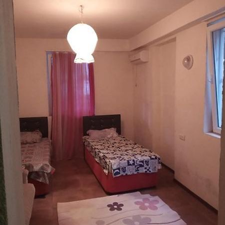 Hotel Gostevoi Dom Batumi. Zewnętrze zdjęcie